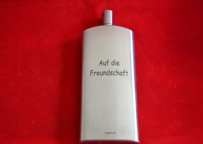 Flachmann-Edelstahl-mit-Wunschgravur